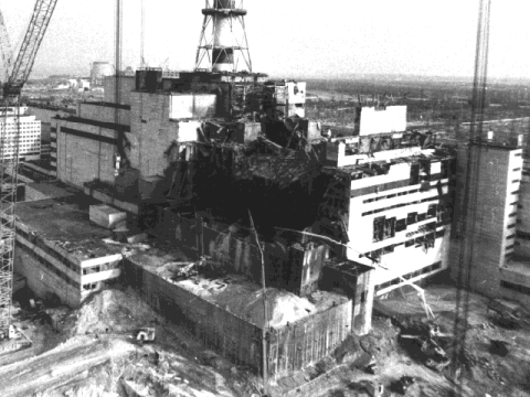 事故直後のチェルノブイリ４号炉